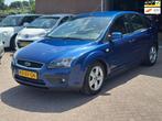 Ford Focus 1.6-16V Futura AIRCO, 5 DRS, PDC, ZEER NETJES!, 1596 cc, Zwart, 4 cilinders, Blauw