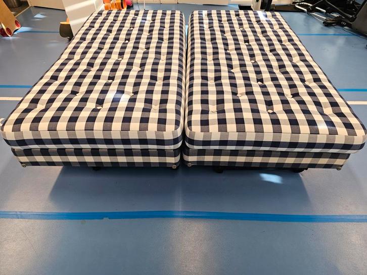 Hästens adjustable boxspring 210 bij 210, Huis en Inrichting, Slaapkamer | Bedden, Tweepersoons, Overige maten, 210 cm, Metaal