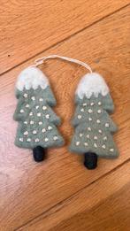 Vilten hanger Dille en Kamille, Ophalen of Verzenden, Zo goed als nieuw, Figuurtje(s), Wolvilt