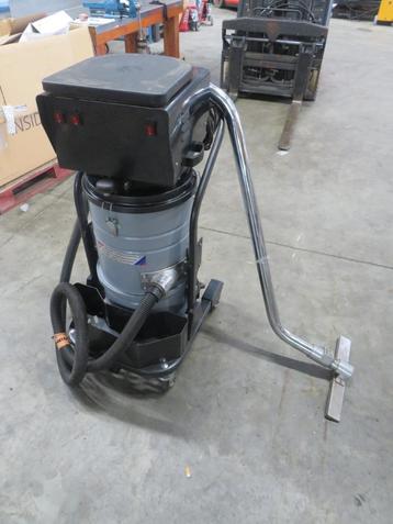 industriele stofzuiger 3x 1200 watt  beschikbaar voor biedingen