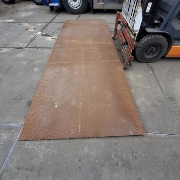 8/10 mm stalen traanplaat 1,5x4,5 m zeer zware stalen tranen beschikbaar voor biedingen