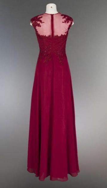 Galajurk Bordeaux rood maat 42-44 beschikbaar voor biedingen