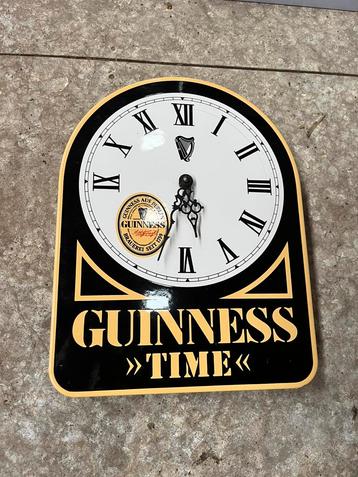 Guinness klok emaille beschikbaar voor biedingen