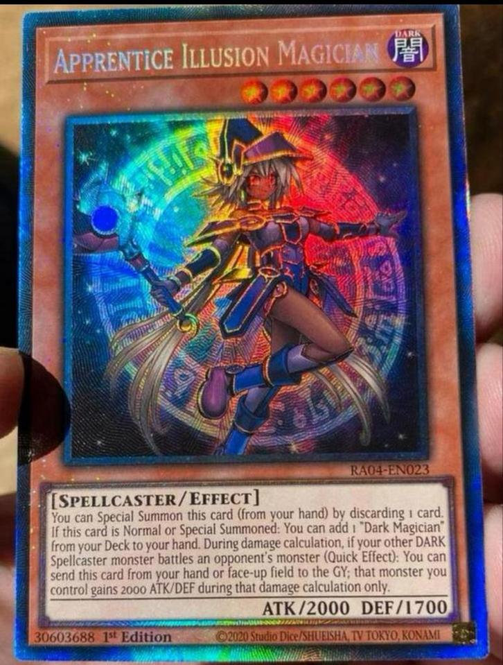 Yu-Gi-Oh! Apprentice Illusion Magician RA04 Collectors rare, Hobby en Vrije tijd, Verzamelkaartspellen | Yu-gi-Oh!, Zo goed als nieuw