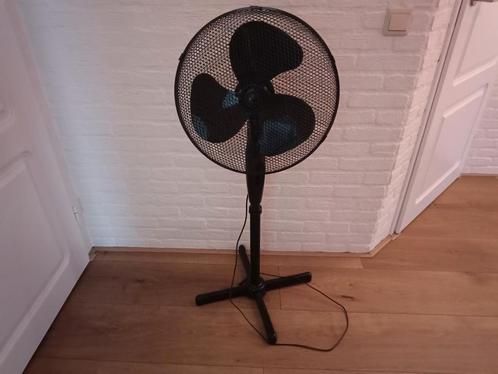 2 staande ventilatoren, max. Hoogte staander 1.10 m, Witgoed en Apparatuur, Ventilatoren, Zo goed als nieuw, Statiefventilator