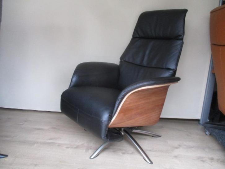 NIEUWSTAAT Hjort Knudsen design relax fauteuil zwart leder L, Huis en Inrichting, Fauteuils, Zo goed als nieuw, Hout, Leer, Metaal