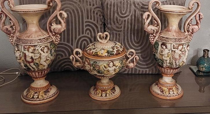 Antieke Majolica Vazen en Pot, Antiek en Kunst, Antiek | Vazen, Ophalen of Verzenden