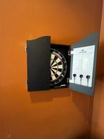 dartbord in kast met 6 pijlen, Ophalen of Verzenden, Zo goed als nieuw, Dartbord