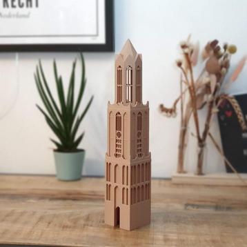 Uniek de dom domtoren beeld utrecht met sfeerverlichting beschikbaar voor biedingen