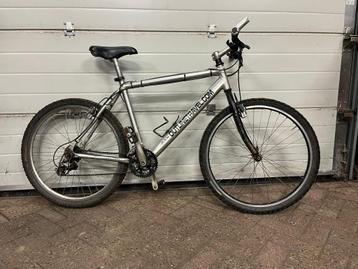 Diverse mountainbikes te koop  beschikbaar voor biedingen