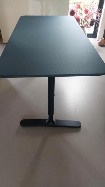 Bureau 80x160.( paar kleine krasjes) 