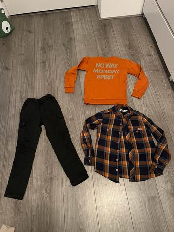 Leuke set 122/128 beschikbaar voor biedingen