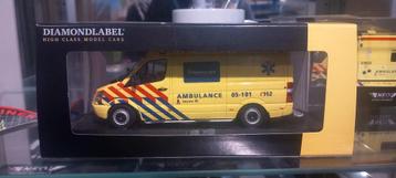 Ambulance Oost 1:43 Diamond Label beschikbaar voor biedingen