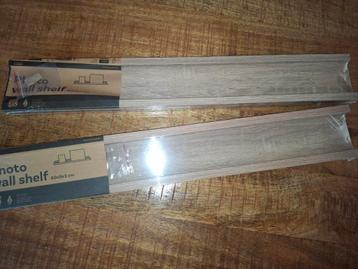 Nieuwe foto planken  beschikbaar voor biedingen