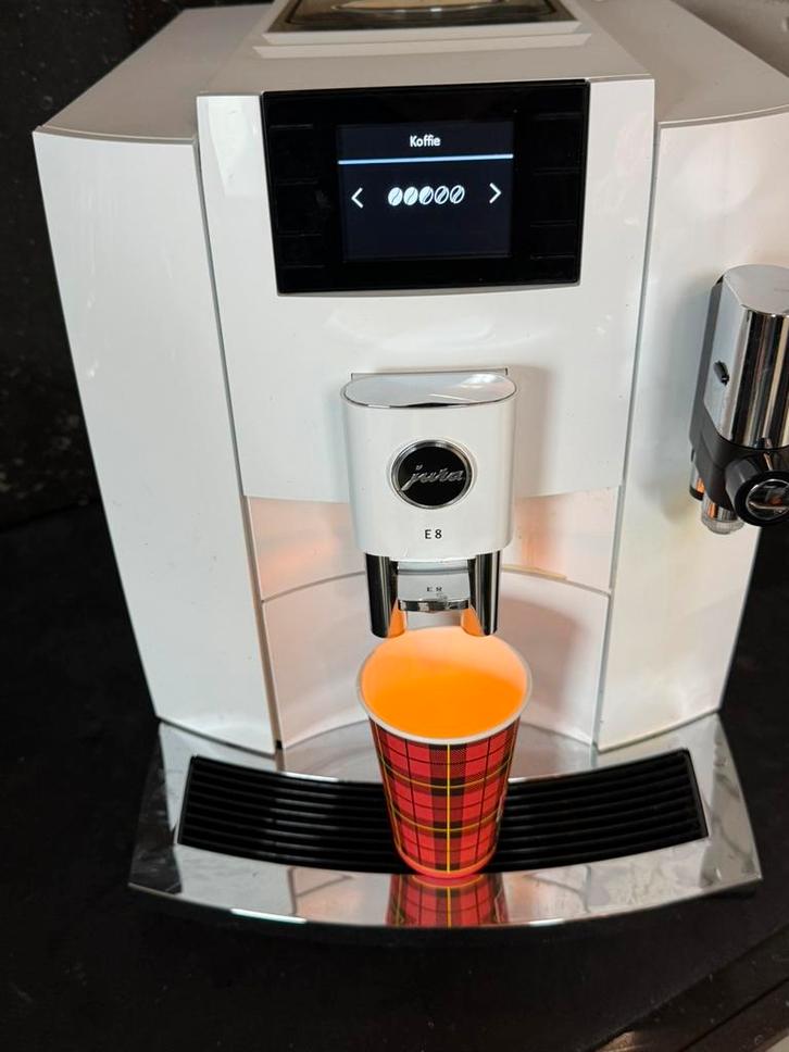 Jura Ena 8 White met groot onderhoud, Witgoed en Apparatuur, Koffiezetapparaten, Zo goed als nieuw, Gemalen koffie, Koffiebonen
