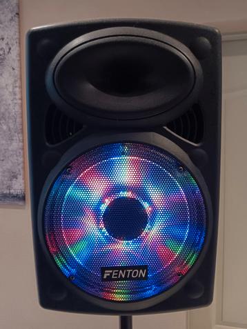 Fenton Bluetooth Muziekbox op Standaard beschikbaar voor biedingen