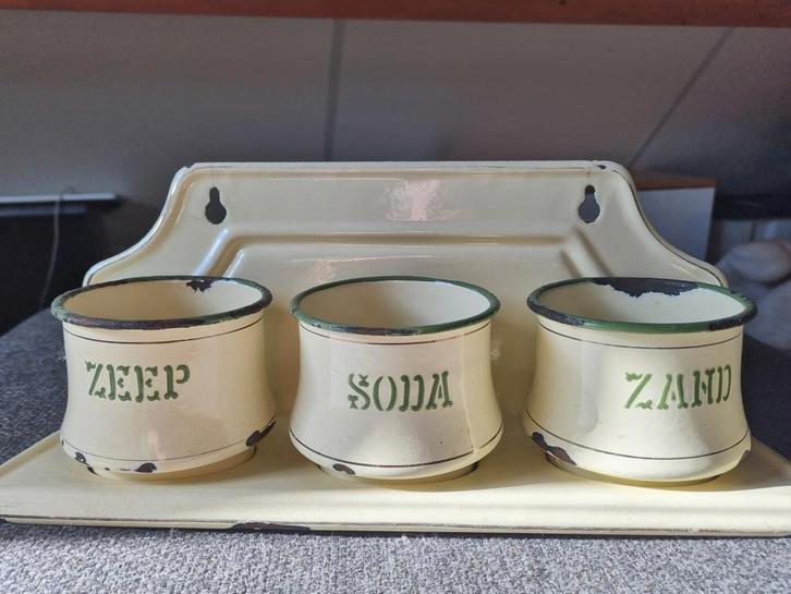 Oud Emaille Rekje met Zand, Zeep en Soda Potten, Antiek en Kunst, Antiek | Keukenbenodigdheden, Ophalen of Verzenden