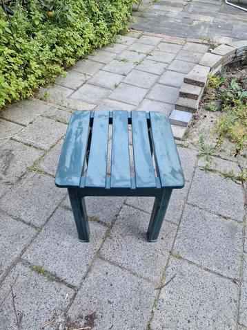 Kunststof tuintafeltje/voetenbankje beschikbaar voor biedingen