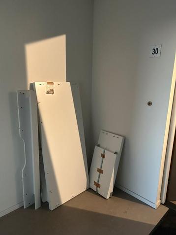 IKEA MALM Wit Bureau met Uitschuifbaar Paneel – €35 beschikbaar voor biedingen