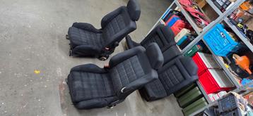 corrado stoelen en achterbank beschikbaar voor biedingen