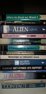 UFO boeken 32 stuks, Ophalen of Verzenden, Gelezen, Diverse