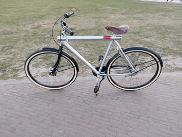 Vanmoof fiets Van Moof bike No. 3 beschikbaar voor biedingen