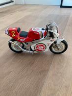 Suzuki RGV t2 - modelmotor, Hobby en Vrije tijd, Modelauto's | 1:5 tot 1:12, Zo goed als nieuw, Ophalen