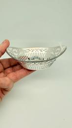 Mooi klein model zilveren bonbonmandje. Gemaakt in 1957!, Antiek en Kunst, Verzenden, Zilver