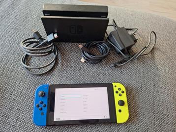 Nintendo Switch met Dock en Accessoires beschikbaar voor biedingen