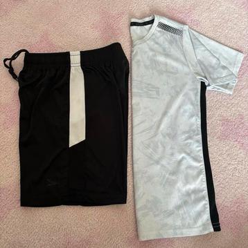 Dutchy Voetbalset Maat 140 beschikbaar voor biedingen