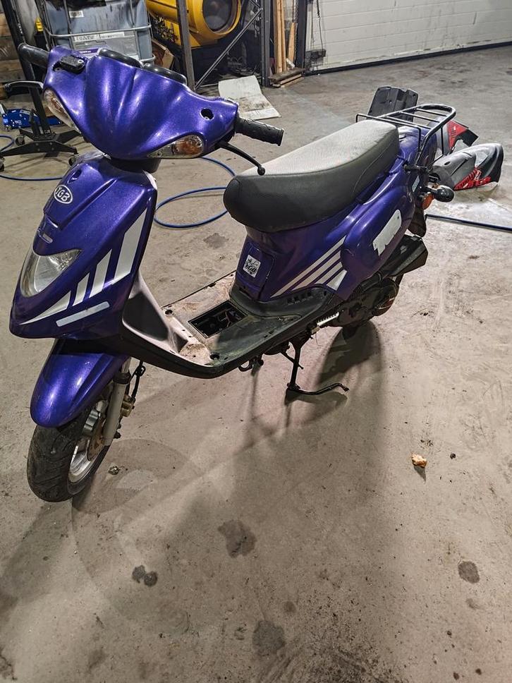 TGB 104T 4T onderdelen loop sloop, Fietsen en Brommers, Brommeronderdelen | Scooters, Gebruikt, Overige merken, Blok, Ophalen