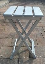 Alluminium bijzettafeltje/krukje, Caravans en Kamperen, Kampeermeubelen, Ophalen, Gebruikt, Campingstoel