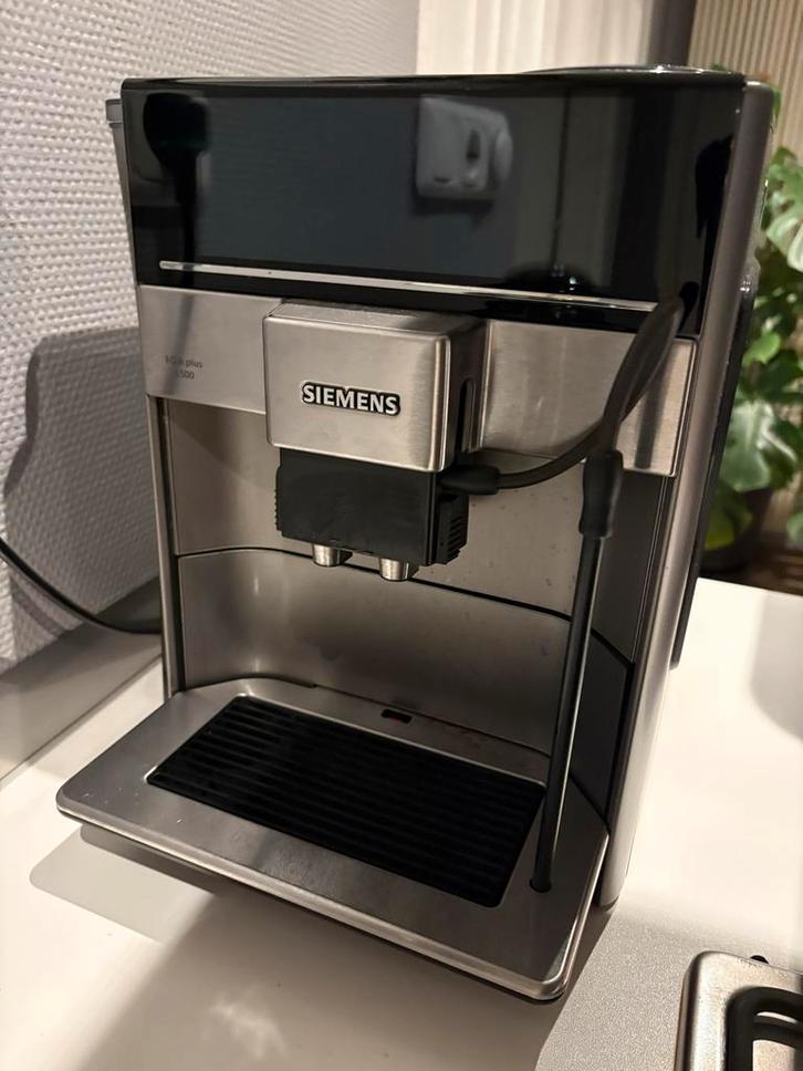 Siemens EQ6 plus s500 Koffiemachine, Witgoed en Apparatuur, Koffiezetapparaten, Gebruikt, Koffiebonen, Koffiemachine, Afneembaar waterreservoir