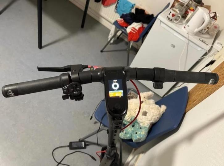 Segway ninebot F3E (not E3), Fietsen en Brommers, Steps, Zo goed als nieuw, Elektrische step (E-scooter), Ophalen