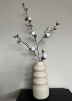 Vaas met kunsttak beige ivory, Overige kleuren, Aardewerk of Porselein, Nieuw, Ophalen of Verzenden