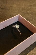 VVS1 trouwring moissanite, Ophalen of Verzenden, Zo goed als nieuw, Dame, Zilver