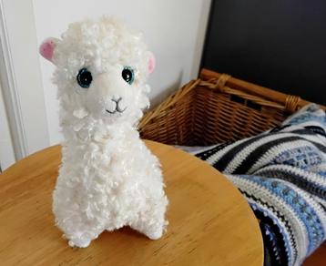 Knuffeltje: Ty Beanie Babies "Lily" de lama beschikbaar voor biedingen