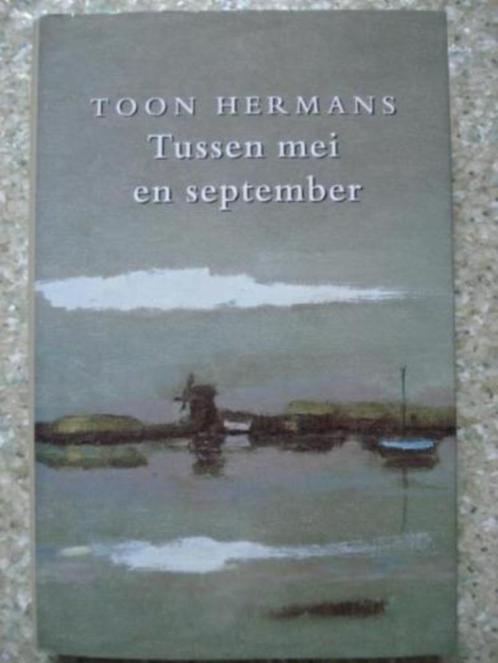 Tussen Mei en September - Toon Hermans biografie, Boeken, Biografieën, Zo goed als nieuw, Ophalen of Verzenden