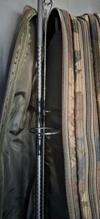 Free spirit helical hengels en Nash foudraal., Watersport en Boten, Hengelsport | Karpervissen, Ophalen, Zo goed als nieuw, Werphengel