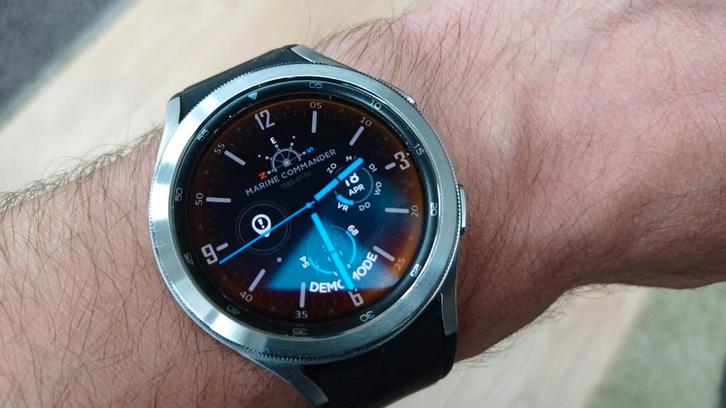 Samsung Galaxy Watch 4 Classic 46mm, Sieraden, Tassen en Uiterlijk, Smartwatches, Zo goed als nieuw, Android, Zwart, Afstand, Calorieverbanding
