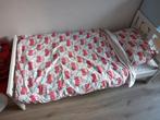 Ikea peuter/kinderbedje met schaapjes (+lattenbodem, matras), Kinderen en Baby's, Kinderkamer | Bedden, Gebruikt, Lattenbodem