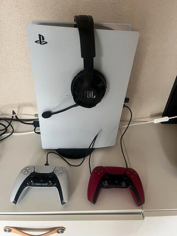 PS5 Digital Edition + 2 Controllers + JBL Headset beschikbaar voor biedingen