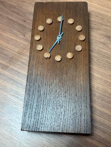 Vintage Houten Wandklok beschikbaar voor biedingen