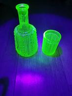 Vaseline ,uranium glas  fles & beker, Antiek en Kunst, Antiek | Glas en Kristal, Ophalen of Verzenden