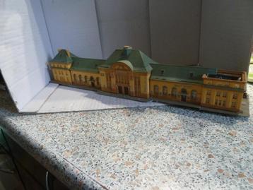 Gebouwd stationsgebouw spoor N beschikbaar voor biedingen