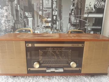 ANTIEKE BUISRADIO NU 19.95 EURO    beschikbaar voor biedingen
