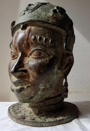 bronzen herdenkingshoofd, ijzeren inlegwerk, NIGERIA beschikbaar voor biedingen