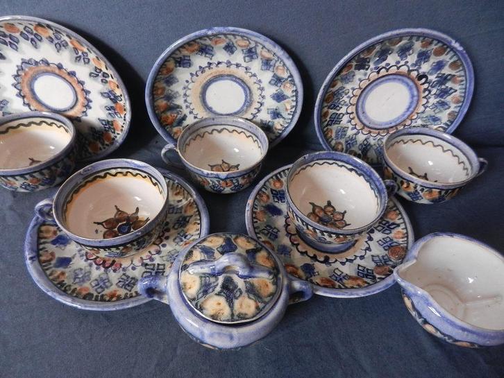 Gekleurd 13-delig servies ca1955/60 D.0.K. DOK De oude Kruik, Antiek en Kunst, Antiek | Keramiek en Aardewerk, Ophalen of Verzenden