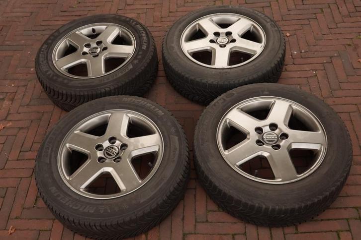 Mooi setje winterbanden met lichtmetalen velgen Volvo, Auto-onderdelen, Banden en Velgen, Banden en Velgen, Winterbanden, 16 inch