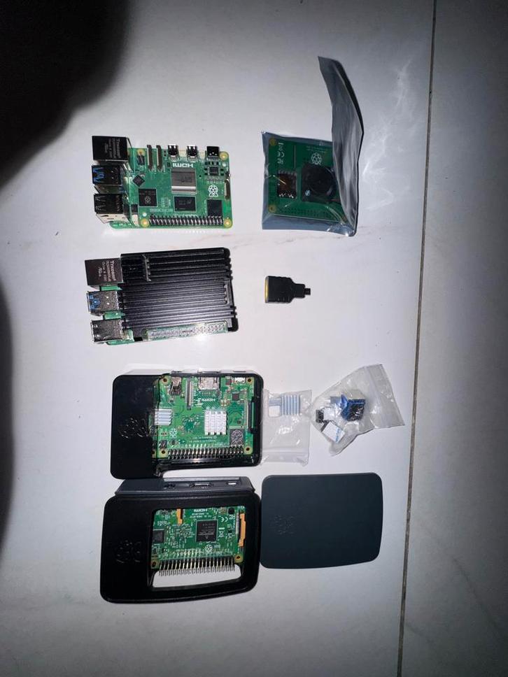 Raspberry Pi Set/Bundle - 3x Pi 5, 2x Pi 3 + Accessoires, Computers en Software, Overige Computers en Software, Gebruikt, Ophalen of Verzenden